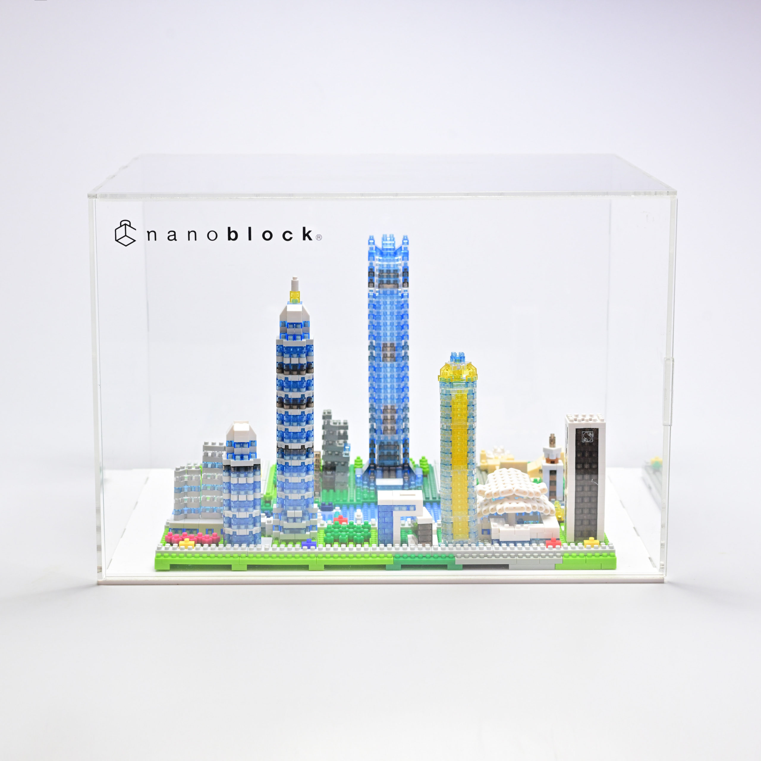 sky100 joins hand with Japan's nanoblock to design the world's